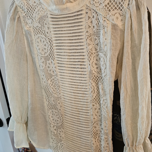 RUFFLED BLOUSE SUNDANCE CATOLOG EXCELLENT CONDITION - Picture 3 of 8